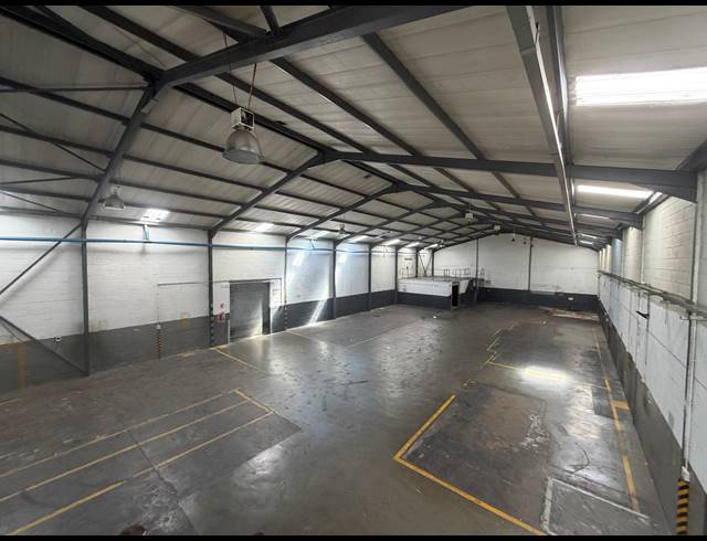 1,200M² WAREHOUSE TO LET IN BLACKHEATH INDUSTRIAL